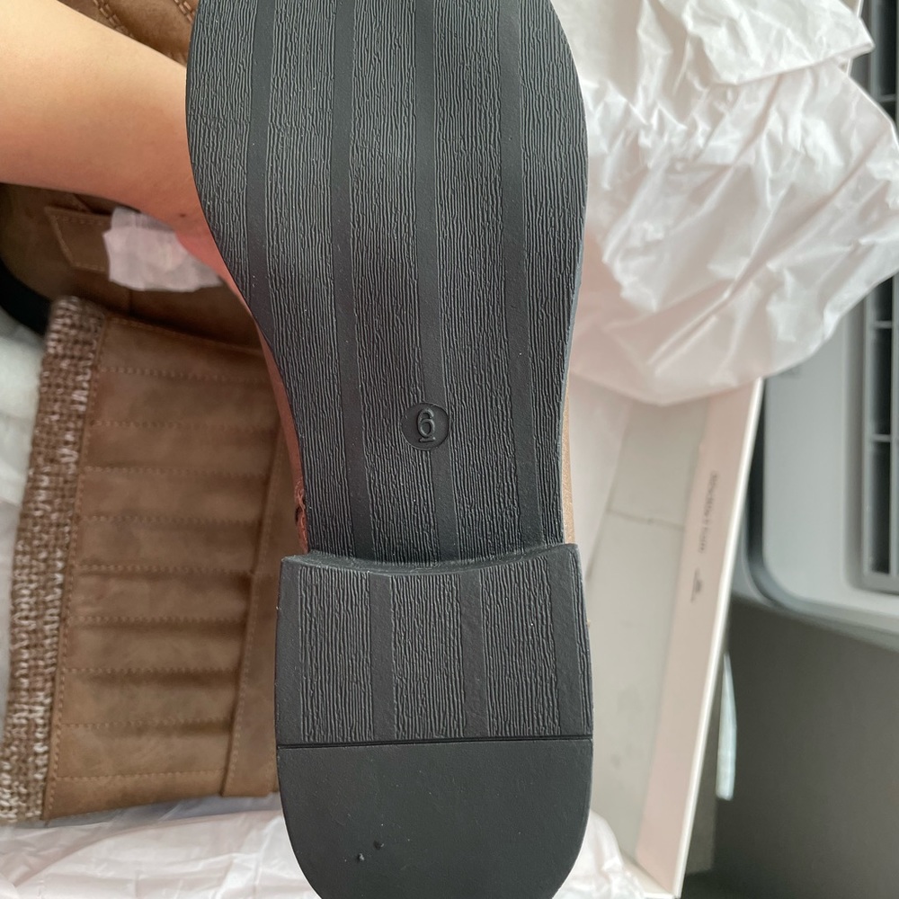Flat Boots - Picture 6 of 6
